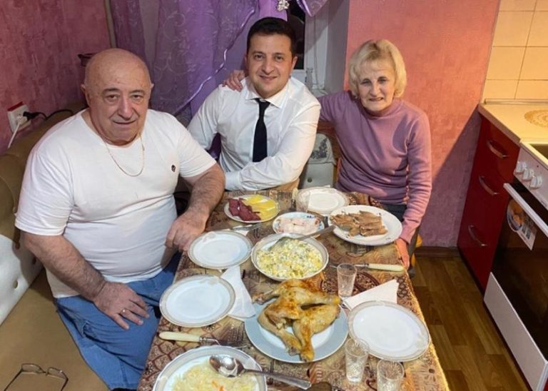 Де зараз батьки Володимира Зеленського
